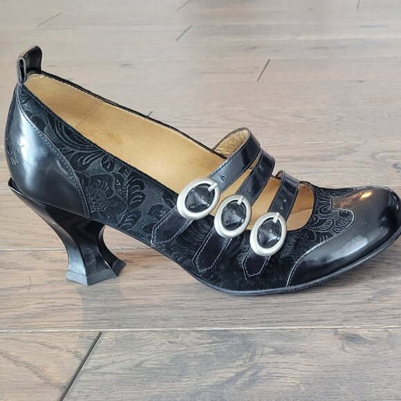 John Fluevog Rubens Mary Jane Pumps - Picture 6 of 8
